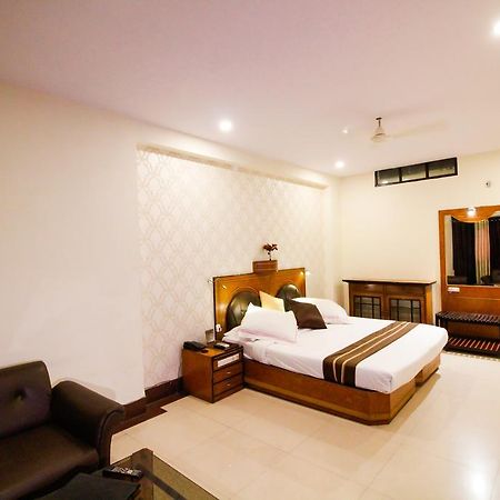 Hotel Rishi Regency Dzsabalpur Kültér fotó